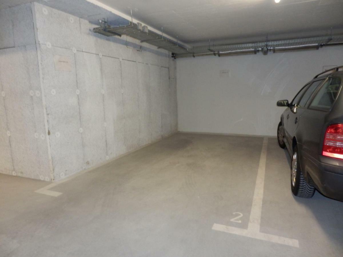 Apartamento Spacious, Modern 1-bdrm Apt near VIC&Austria Ctr Viena Exterior foto